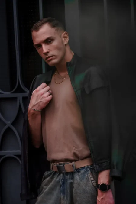 Non pensarci, agisci. — ENZO Magazine, January 2025